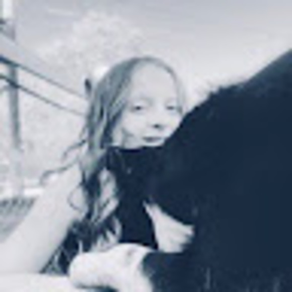 Meet your Posher, Mailey - Picture 1 of 1